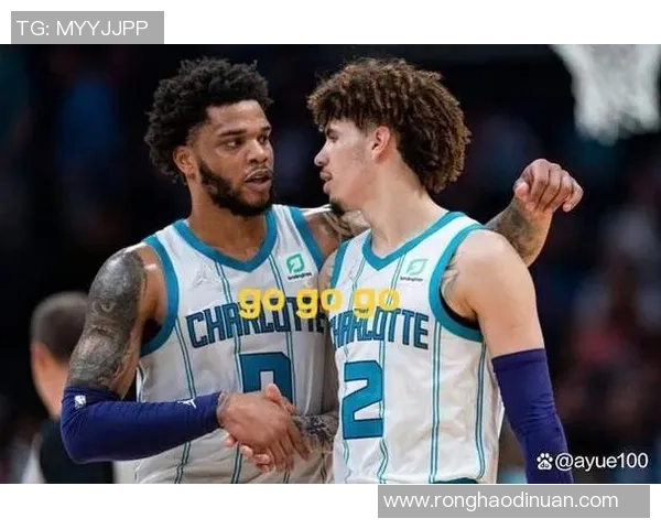 2021年黄蜂队与尼克斯队激战回顾：精彩瞬间与赛季影响分析