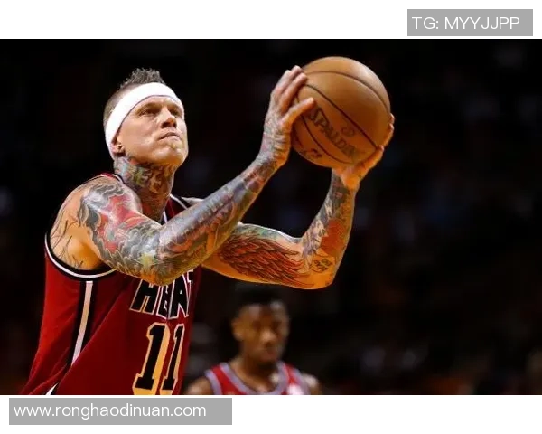 热火与步行者的激烈对决鸟人展翅高飞助力球队胜利 热火与步行者的激烈对决鸟人展翅高飞助力球队胜利